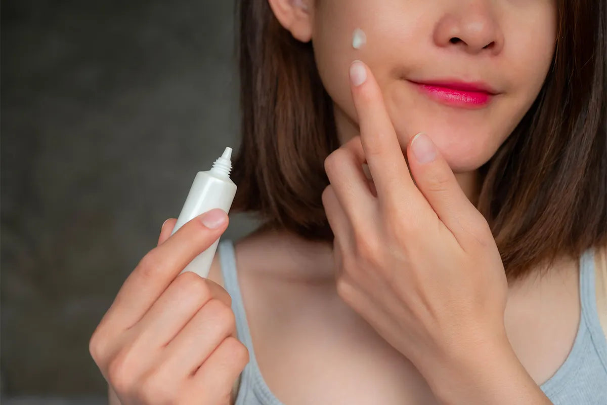Prodotti contro acne e brufoli: come sceglierli?
