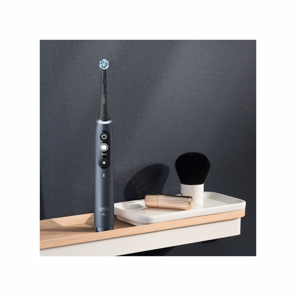 Oral-B Spazzolino Elettrico Ricaricabile iO 7S Nero, 2 Testine, 1 Custodia Da Viaggio, 1 Spazzolino-5